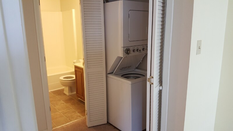 Building Photo - 469 Bramblewood Ln