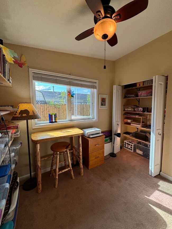 Building Photo - Cozy 3-bedroom home / Pet friendly / Fence...