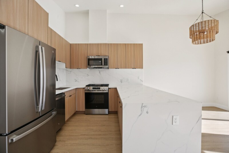 Building Photo - 25051 La Cresta Dr