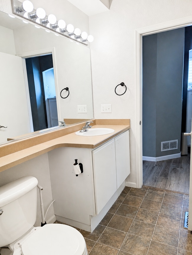 Building Photo - 3 Bedroom Home for Rent in Green Valley Ranch | Pet Friendly | Granite Counters | Near DIA