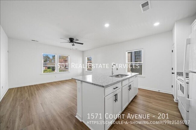Building Photo - 1571 Court Ave