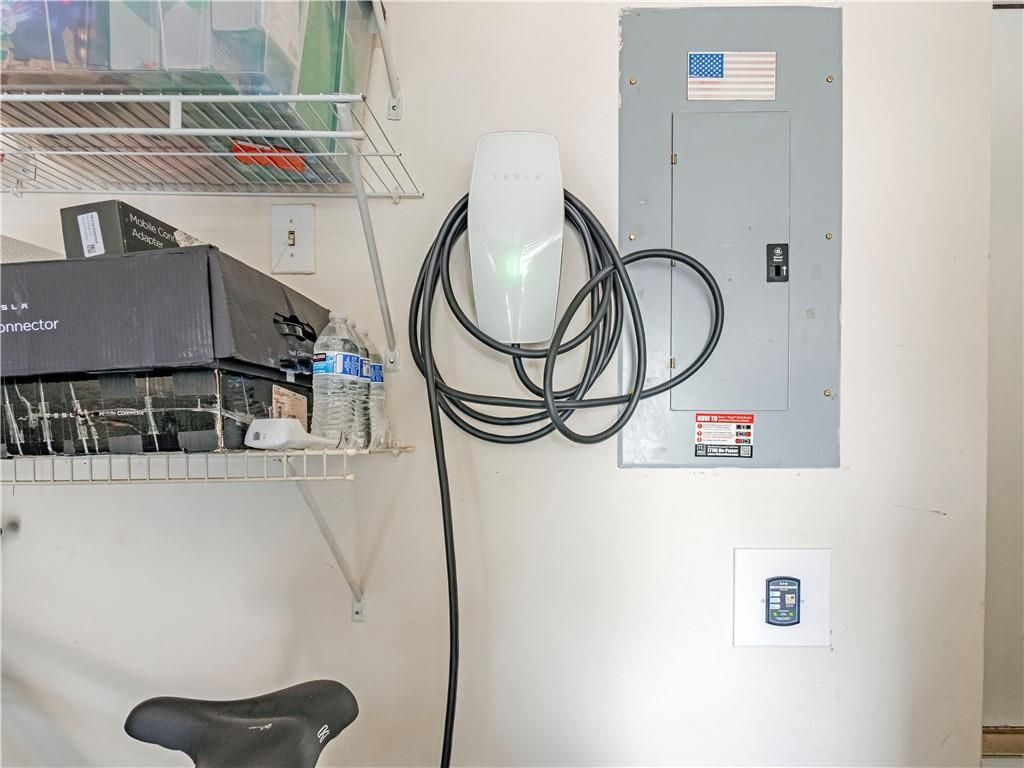 Building Photo - 10910 Chatburn Way