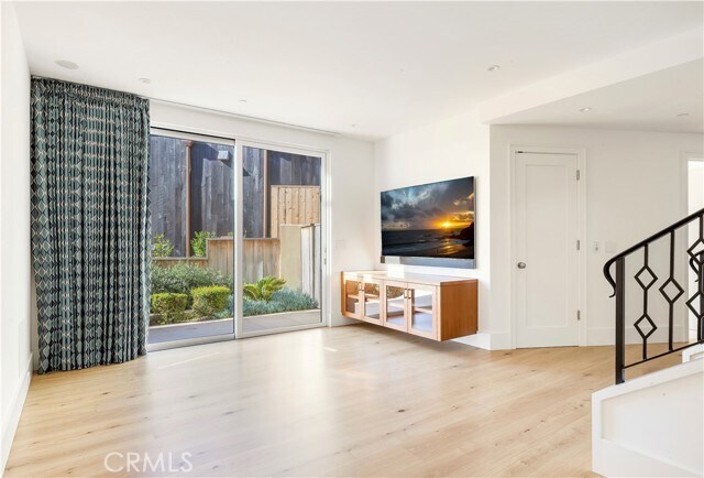 Building Photo - 420 Emerald Bay