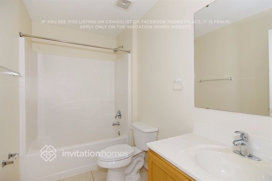 Building Photo - 692 Sunway Ln