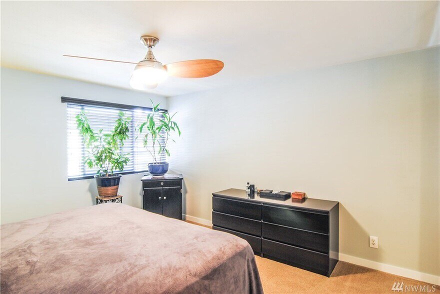 Building Photo - Great Location!!!