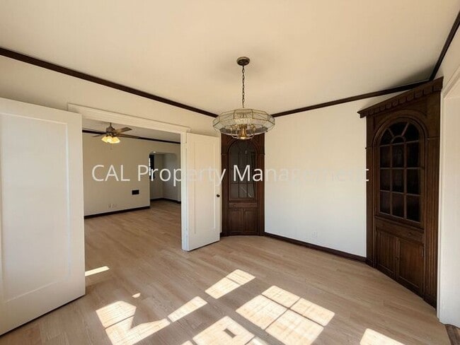 Building Photo - 3 bedroom 2 bathroom single level home!