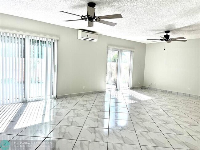 Building Photo - 1930 Windward Dr