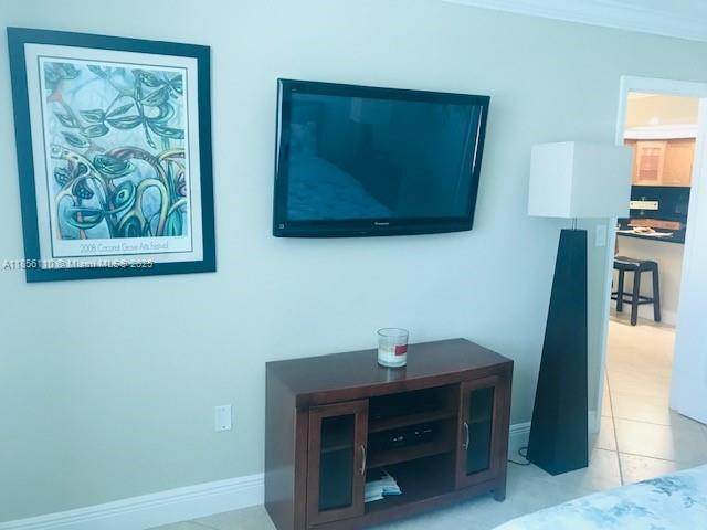 Building Photo - 5701 Collins Ave