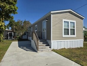 Building Photo - 6 Forest Ln