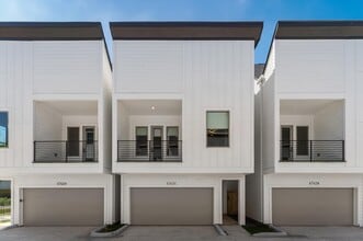 Building Photo - 6742 Peerless St