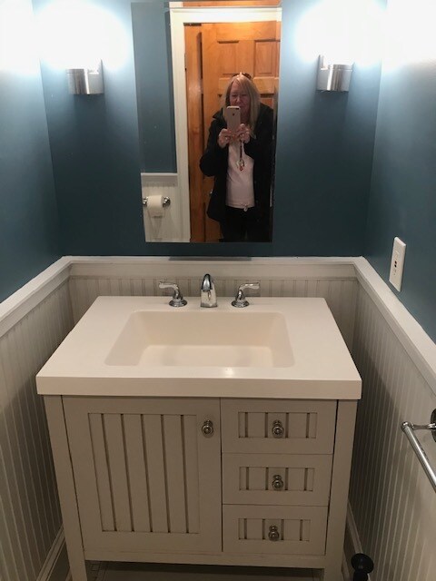 Bathroom 1 - 68 West Blvd