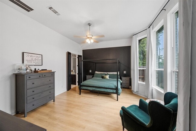 Building Photo - 15040 Berry Brk Dr