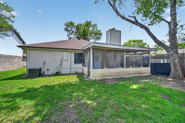 Building Photo - 1419 Woodfern Dr