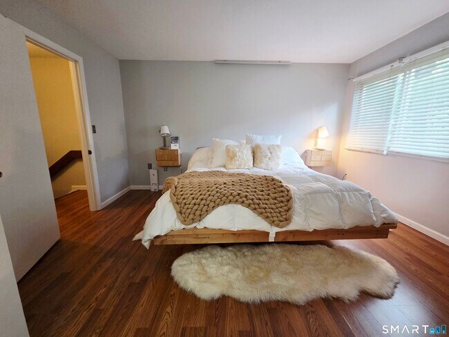 Building Photo - 5 Cherokee Ct