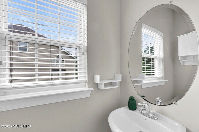 Building Photo - 8 Connor Dr