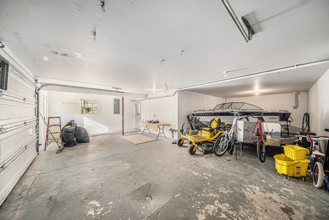 Building Photo - 10497 S Jackson Rd