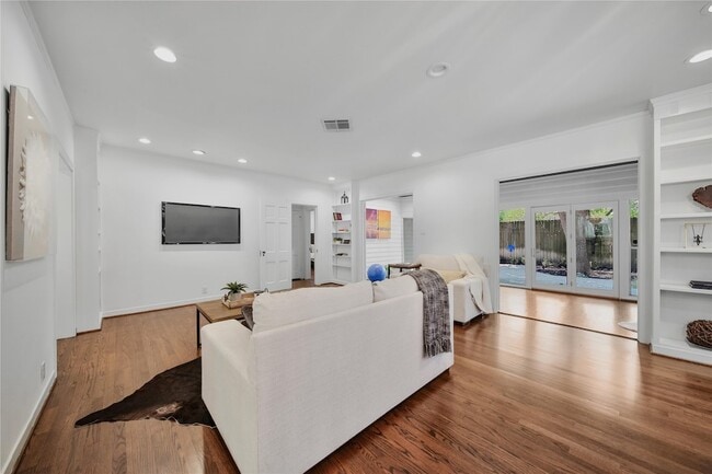 Building Photo - 2223 Dryden Rd