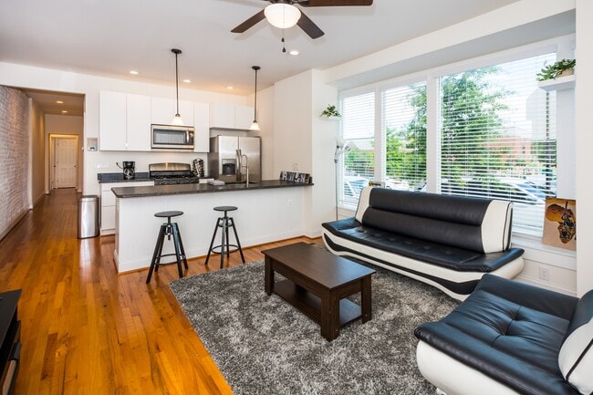 Building Photo - 600 S Linwood Ave