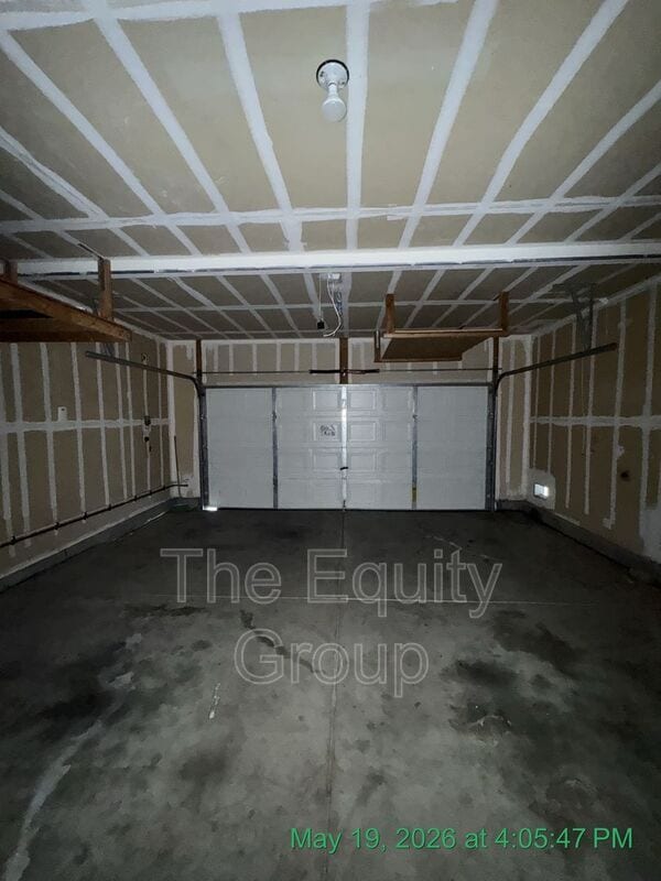 Building Photo - 2020 Golden Way