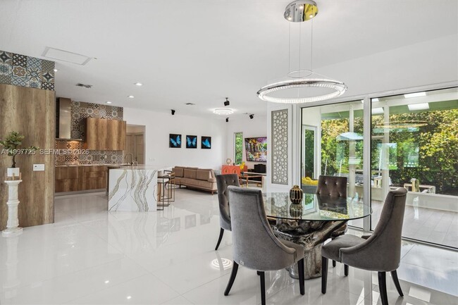 Building Photo - 14019 N Miller Dr