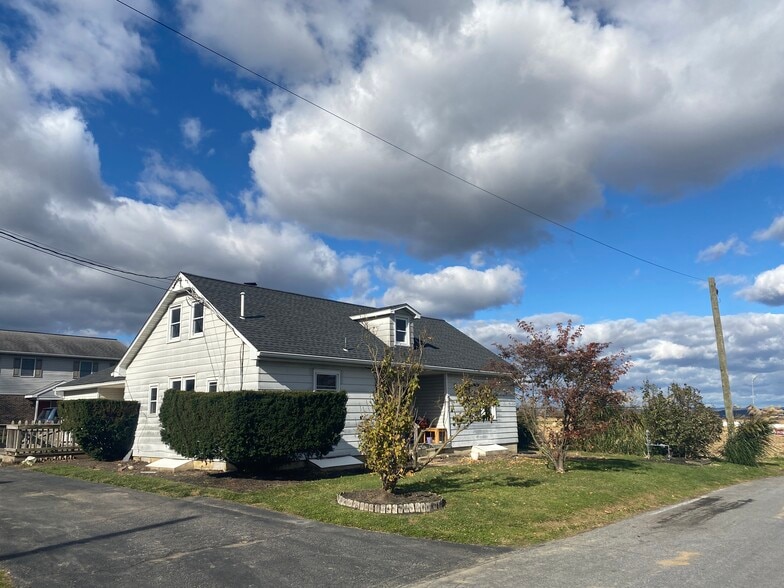 Building Photo - 14 Stoltzfus Ln