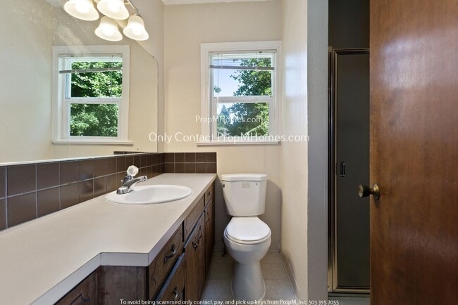 Building Photo - Charming 3 Bedroom Sanctuary in Eliot Neighborhood!