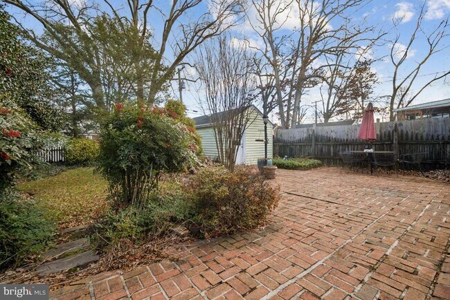 Building Photo - 7809 Oakdale Ave