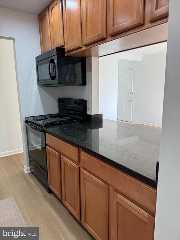 Building Photo - 122 Westwick Ct