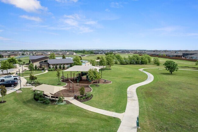 Building Photo - 603 White Steppe Way