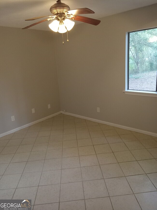 Building Photo - 9069 Sterling Ridge Ln