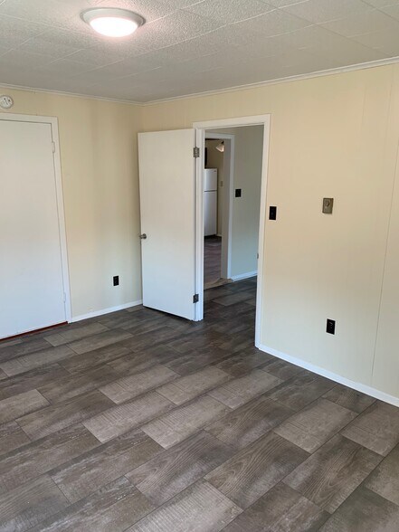 Bedroom 1 - 36 S Potomac St