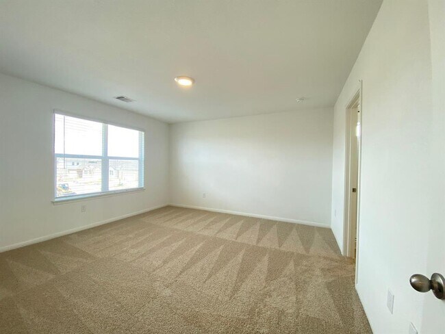 Building Photo - 408 Brody Ln