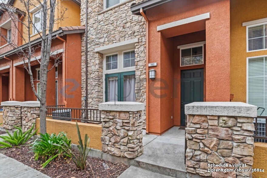 Building Photo - 162 Holly Terrace
