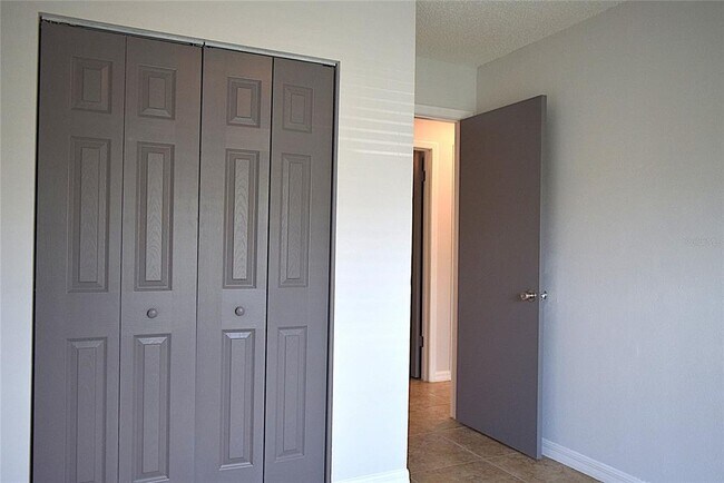 Building Photo - 1242 Mohrlake Dr