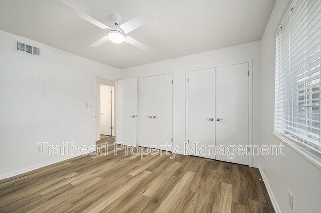 Building Photo - 8300 Robinson St