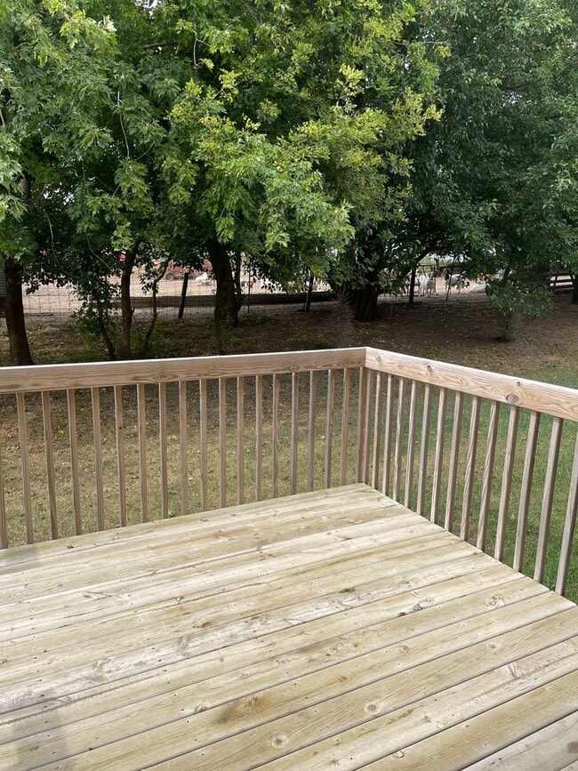 Building Photo - FREE RENT SPECIAL! 3 bedroom 3 bathroom Single-Family Home in Urbandale, IA