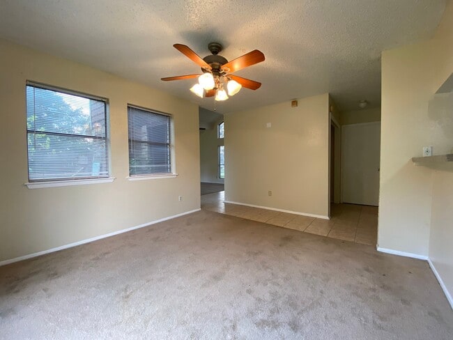 Building Photo - 10531 Golden Meadow Dr