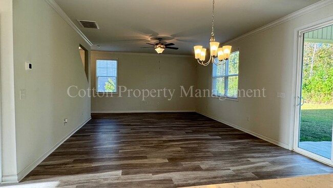 Building Photo - 473 Esthwaite Dr SE