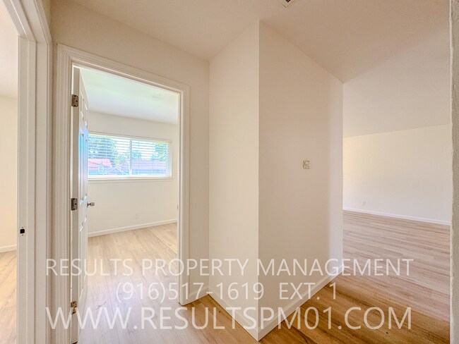 Building Photo - Completely remodeled 4 Bedroom home