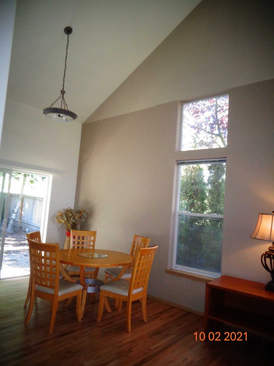 Dining Area - 17612 SW Bany Rd