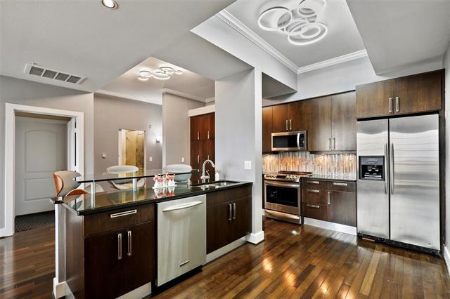 Building Photo - 3225 Turtle Creek Blvd