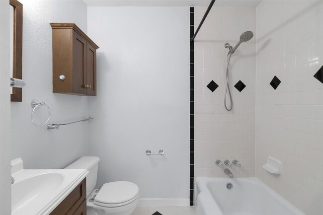 Building Photo - 214 Munford St