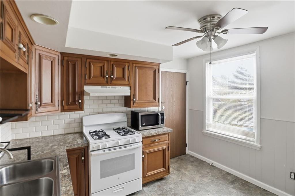 Lower Kitchen - 4232 Lake Ave