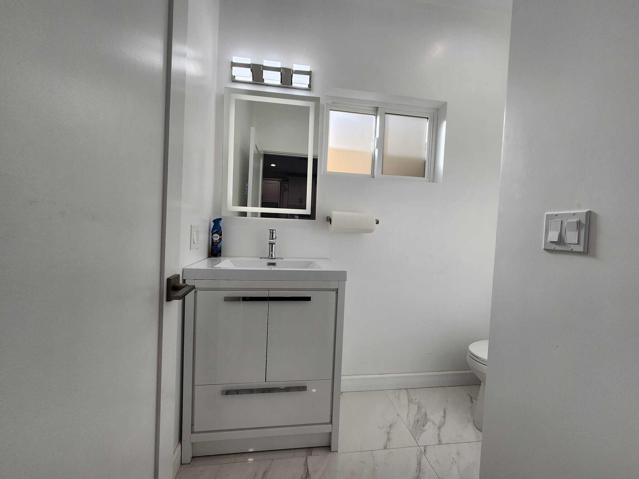 Building Photo - 10742 Gerald Ave