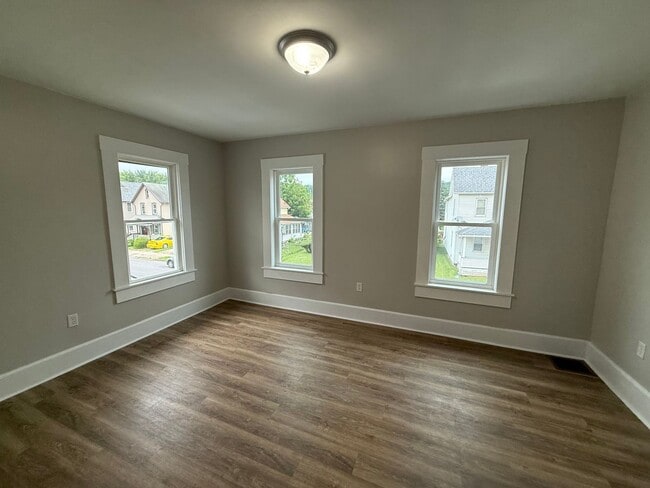 Building Photo - Charming 3-Bedroom Single-Family Home | Se...