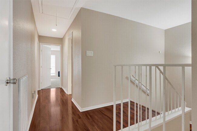 Building Photo - 14724 Perthshire Rd