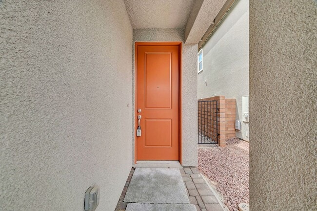 Building Photo - Summerlin gated community 4 bedroom 3 baths