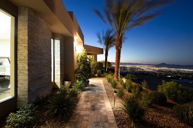 Building Photo - 661 Dragon Peak Dr