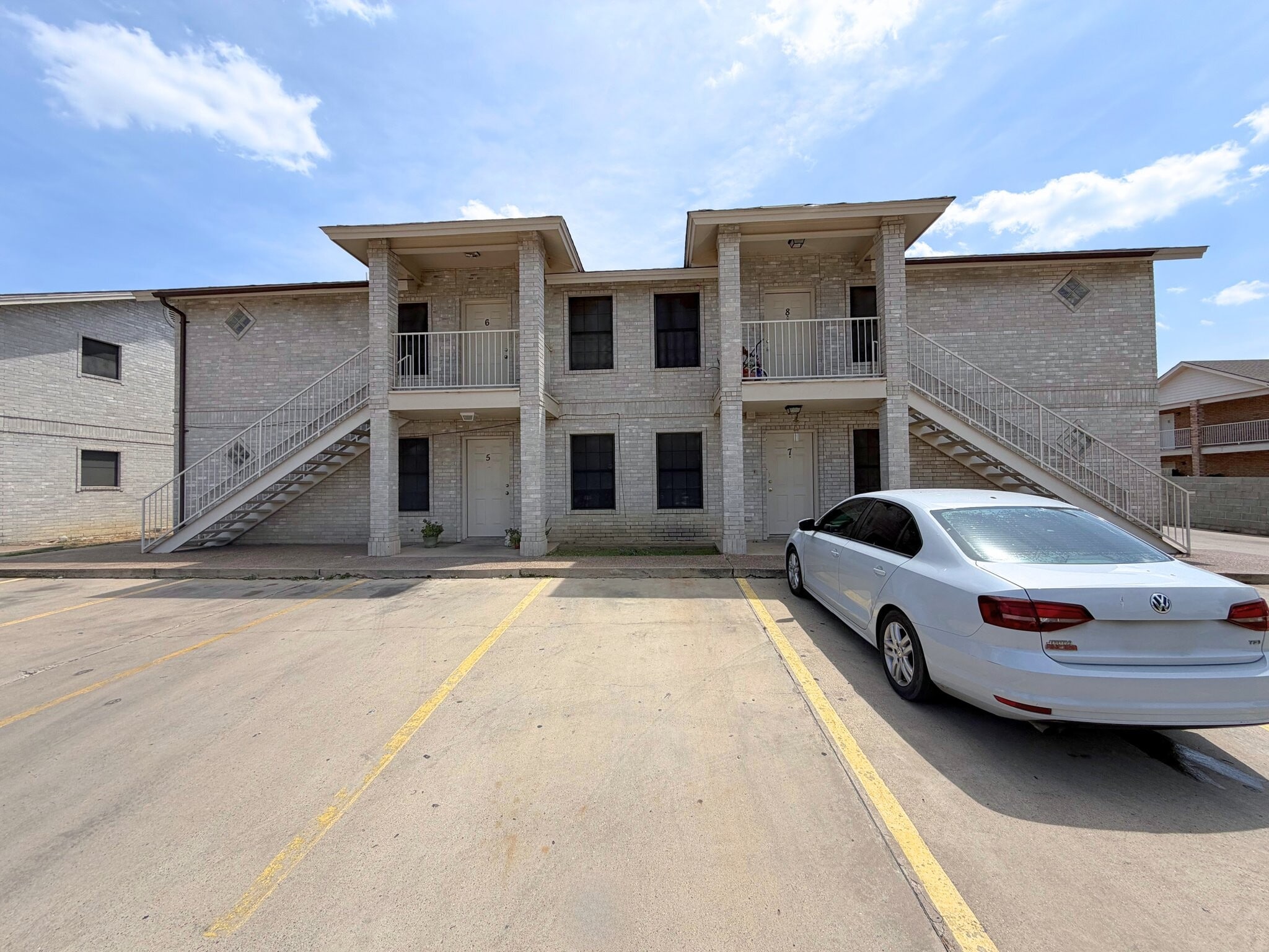 Building Photo - 513 Shiloh Dr