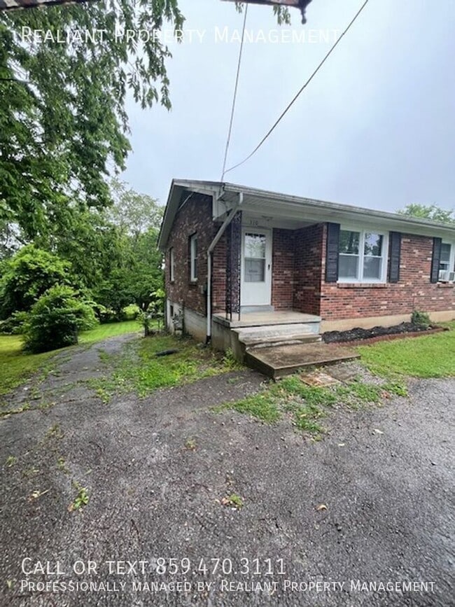Building Photo - 310 Locust Heights